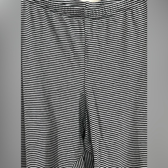 (3 for $15) Old Navy Striped Leggings Black White Women's XXL - Picture 2 of 3